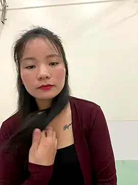 Snapshot of Bee_Yellow00 chatting on 24, 10, 2025 Bee Yellow00 online show from 24, 10, 2025