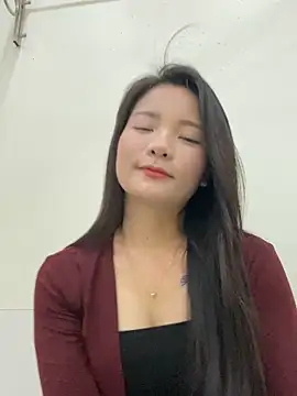 Snapshot of Bee_Yellow00 chatting on 25, 10, 2025 Bee Yellow00 online show from 25, 10, 2025