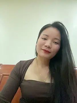 Snapshot of Bee_Yellow00 chatting on 3, 11, 2025 Bee Yellow00 online show from 3, 11, 2025