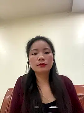 Snapshot of Bee_Yellow00 chatting on 4, 11, 2025 Bee Yellow00 online show from 4, 11, 2025