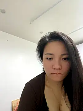 Snapshot of Bee_Yellow00 chatting on 21, 11, 2025 Bee Yellow00 online show from 21, 11, 2025