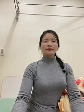 Snapshot of Bee_Yellow00 chatting on 2, 12, 2025 Bee Yellow00 online show from 2, 12, 2025