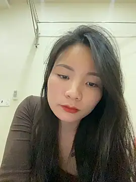 Snapshot of Bee_Yellow00 chatting on 15, 12, 2025 Bee Yellow00 online show from 15, 12, 2025