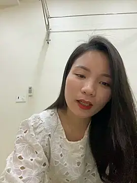 Snapshot of Bee_Yellow00 chatting on 22, 12, 2025 Bee Yellow00 online show from 22, 12, 2025