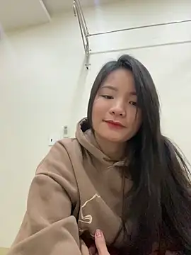 Snapshot of Bee_Yellow00 chatting on 6, 1, 2026 Bee Yellow00 online show from 6, 1, 2026