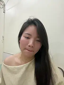 Snapshot of Bee_Yellow00 chatting on 14, 2, 2026 Bee Yellow00 online show from 14, 2, 2026