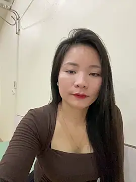 Snapshot of Bee_Yellow00 chatting on 28, 2, 2026 Bee Yellow00 online show from 28, 2, 2026