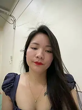 Snapshot of Bee_Yellow00 chatting on 2, 3, 2026 Bee Yellow00 online show from 2, 3, 2026