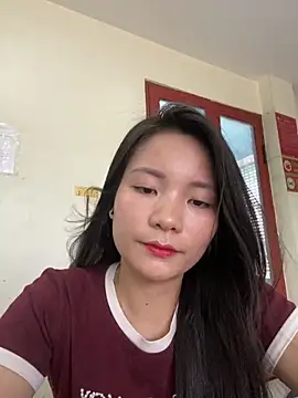 Snapshot of Bee_Yellow00 chatting on 3, 6, 2026 Bee Yellow00 online show from 3, 6, 2026