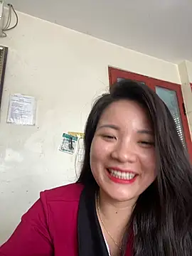 Snapshot of Bee_Yellow00 chatting on 16, 6, 2026 Bee Yellow00 online show from 16, 6, 2026