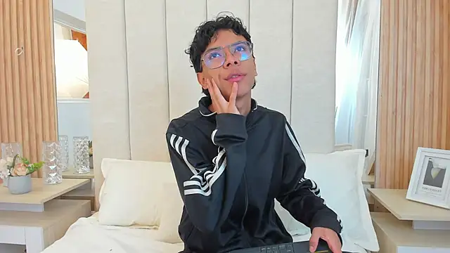 adams bobby online show from 18, 7, 2026