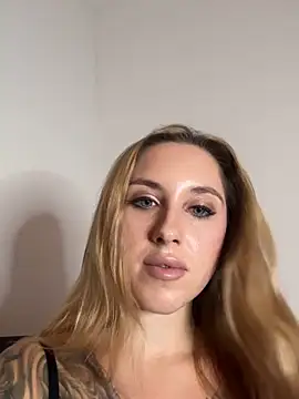 LaraHorneyy online show from 24, 10, 2025
