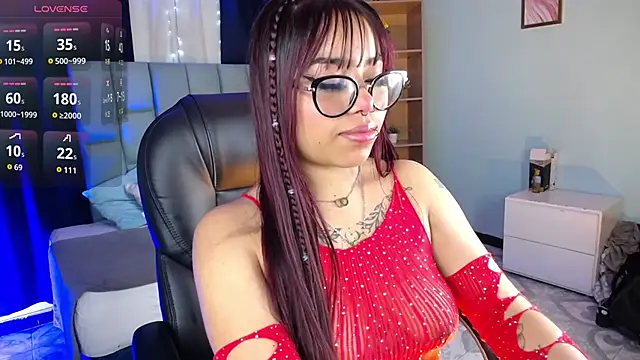 Snapshot of LittleNathy_ chatting on 29, 10, 2025 LittleNathy  online show from 29, 10, 2025