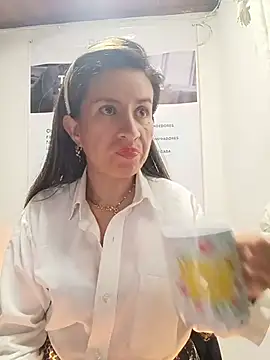 Snapshot of Valentina--1 chatting on 23, 5, 2026 Valentina--1 online show from 23, 5, 2026