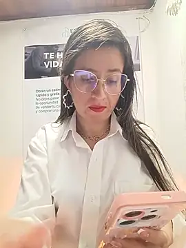 Snapshot of Valentina--1 chatting on 28, 5, 2026 Valentina--1 online show from 28, 5, 2026