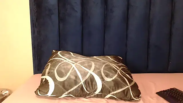 FUNBOOTYXX online show from 5, 12, 2025