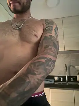 AUSTINN TORRES online show from 14, 4, 2026