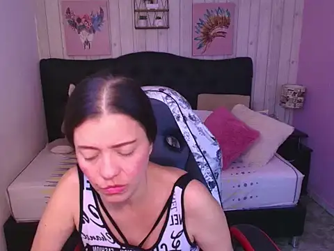  Rachel Jones  online show from 4, 2, 2026