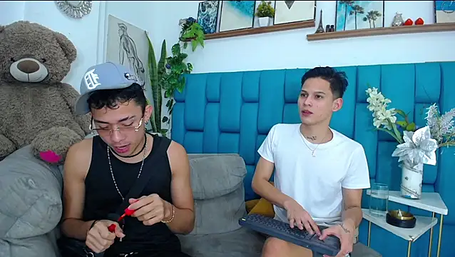 Hot Boys Latinos X online show from 7, 2, 2026