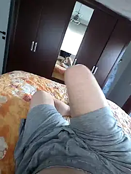 Snapshot of Efe53100 chatting on 17, 11, 2025 Efe53100 online show from 17, 11, 2025