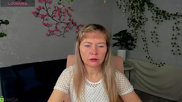 Carla Vogue online show from 16, 11, 2025