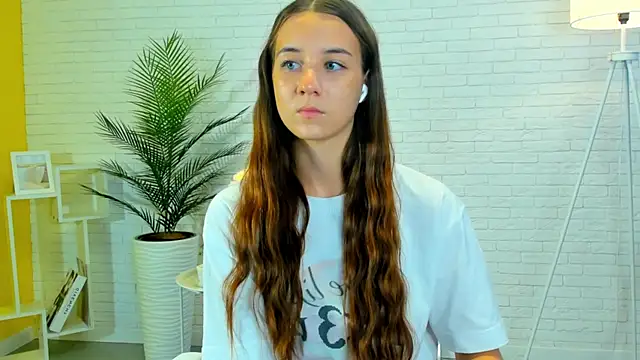ErnestinaSiddens online show from 25, 10, 2025