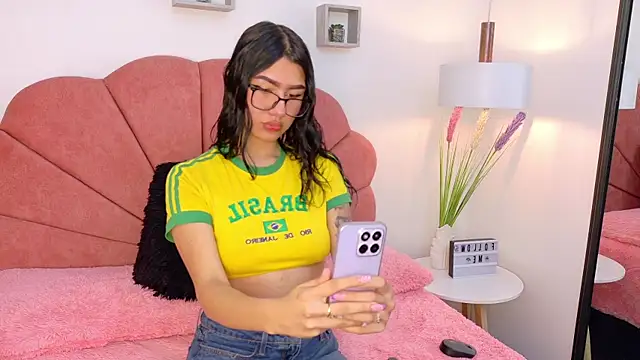 Charlotte Millers online show from 24, 11, 2025