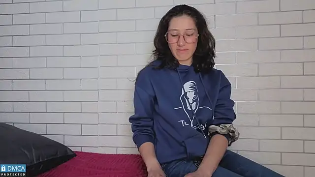 eva delight  online show from 8, 4, 2026