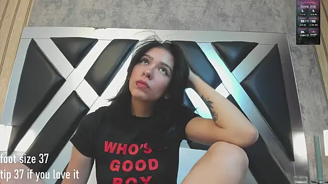 CloePerson online show from 8, 4, 2026