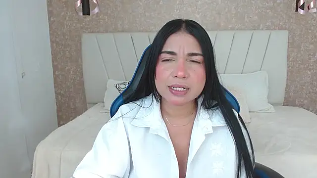 AliceSmity  online show from 4, 12, 2025