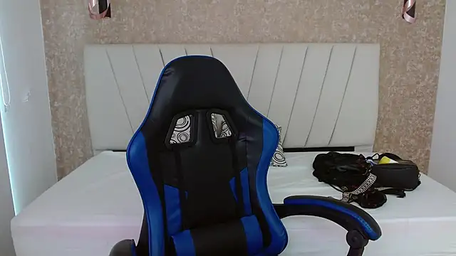 Snapshot of AliceSmity_ chatting on 3, 2, 2026 AliceSmity online show from 3, 2, 2026