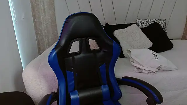 Snapshot of AliceSmity_ chatting on 2, 3, 2026 AliceSmity online show from 2, 3, 2026