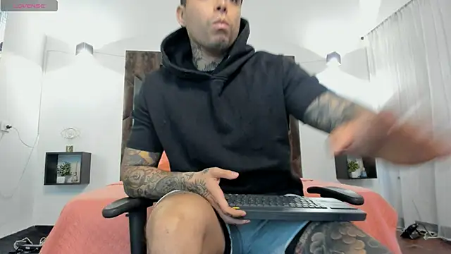 MATEO DILUCA online show from 16, 11, 2025