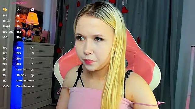 Snapshot of VivieSunn chatting on 28, 6, 2026 VivieSunn online show from 28, 6, 2026