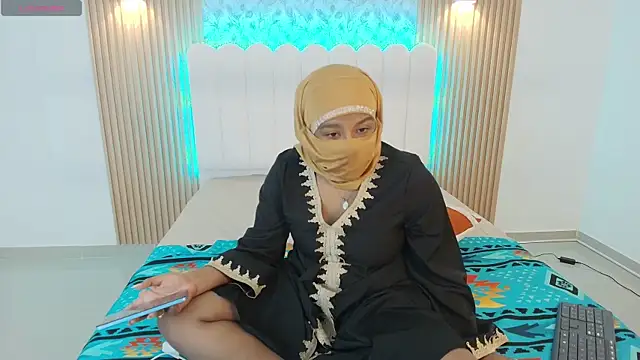 Snapshot of Lina_arabiann chatting on 30, 11, 2025 Lina arabiann online show from 30, 11, 2025