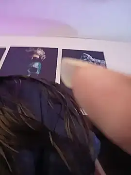 YeseniaRodriguez3 online show from 16, 4, 2026