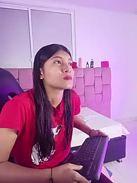 Snapshot of YeseniaRodriguez3 chatting on 3, 5, 2026 YeseniaRodriguez3 online show from 3, 5, 2026