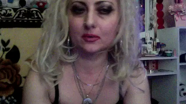 xHot Amazonq online show from 14, 12, 2025