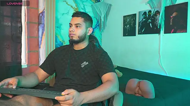 Snapshot of Tiler_wolker chatting on 3, 11, 2025 Tiler wolker online show from 3, 11, 2025