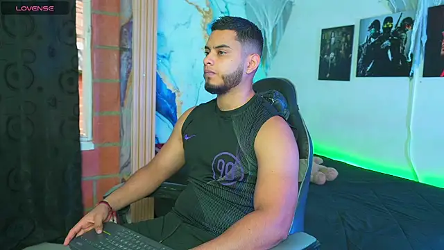 Snapshot of Tiler_wolker chatting on 6, 11, 2025 Tiler wolker online show from 6, 11, 2025