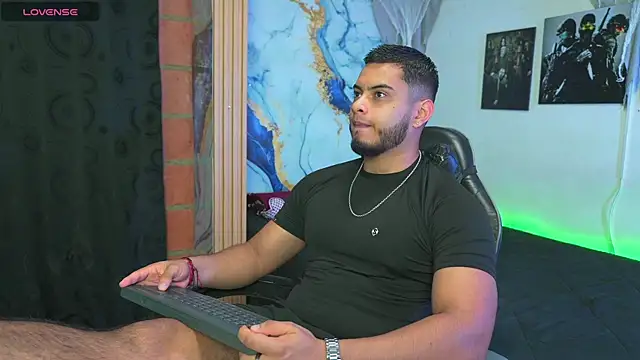 Snapshot of Tiler_wolker chatting on 13, 11, 2025 Tiler wolker online show from 13, 11, 2025