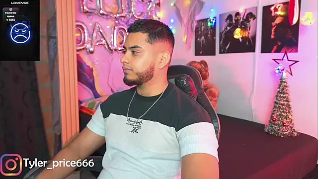 Snapshot of Tiler_wolker chatting on 19, 12, 2025 Tiler wolker online show from 19, 12, 2025