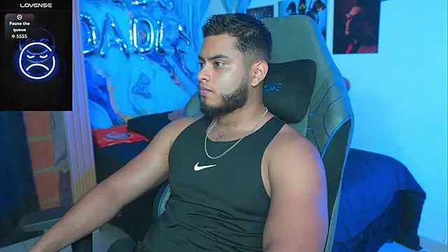 Tiler wolker online show from 4, 4, 2026