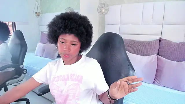 violeta ruizz online show from 18, 11, 2025