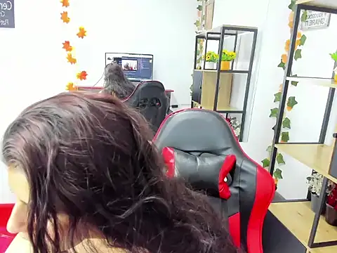 Snapshot of Allana_Collins_ chatting on 28, 10, 2025 Allana Collins  online show from 28, 10, 2025