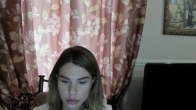 LinaBey online show from 3, 3, 2026