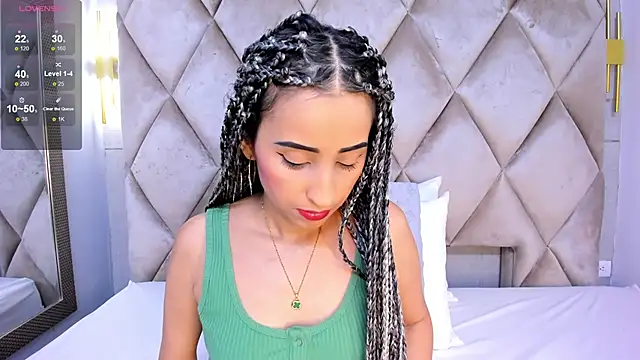 violett rabbit  online show from 28, 11, 2025