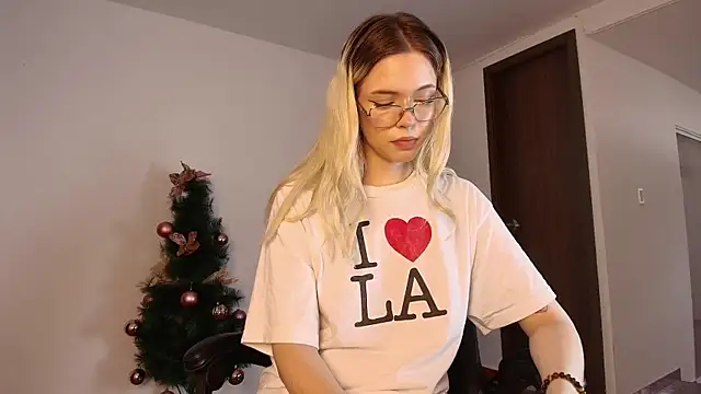 ViolettaAllente online show from 20, 12, 2025