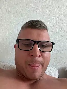 PolishBoy1995 online show from 11, 5, 2026