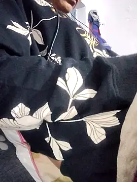 Snapshot of Hot-Rubyy chatting on 5, 12, 2025 Hot-Rubyy online show from 5, 12, 2025